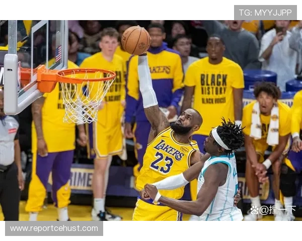 詹姆斯谈NBA新赛季展望：目标再次夺冠，年轻球员为球队注入活力